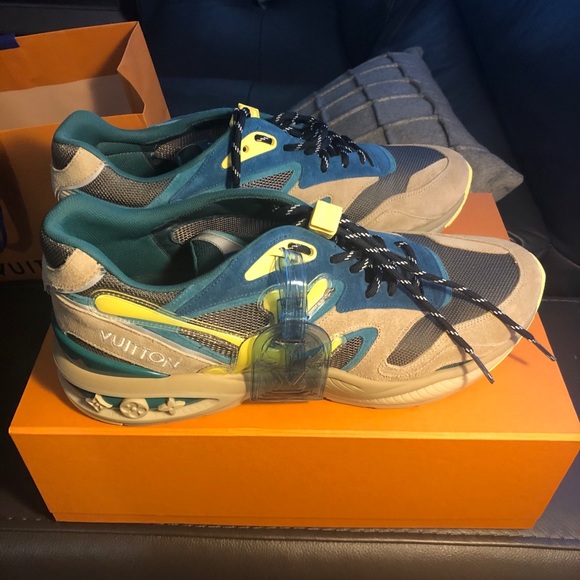 Louis Vuitton sneakers - Picture 3 of 4